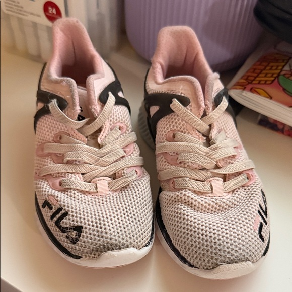 Fila Kids Light Pink and Black Sneakers play - Picture 2 of 5